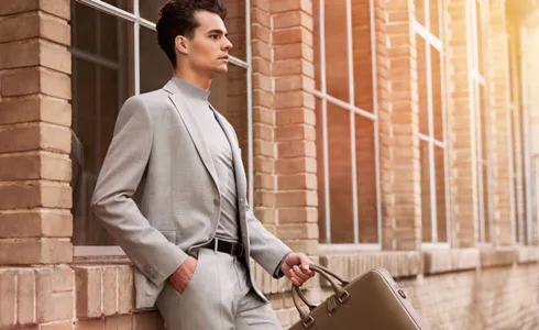 How to Wear a Suit in Summer