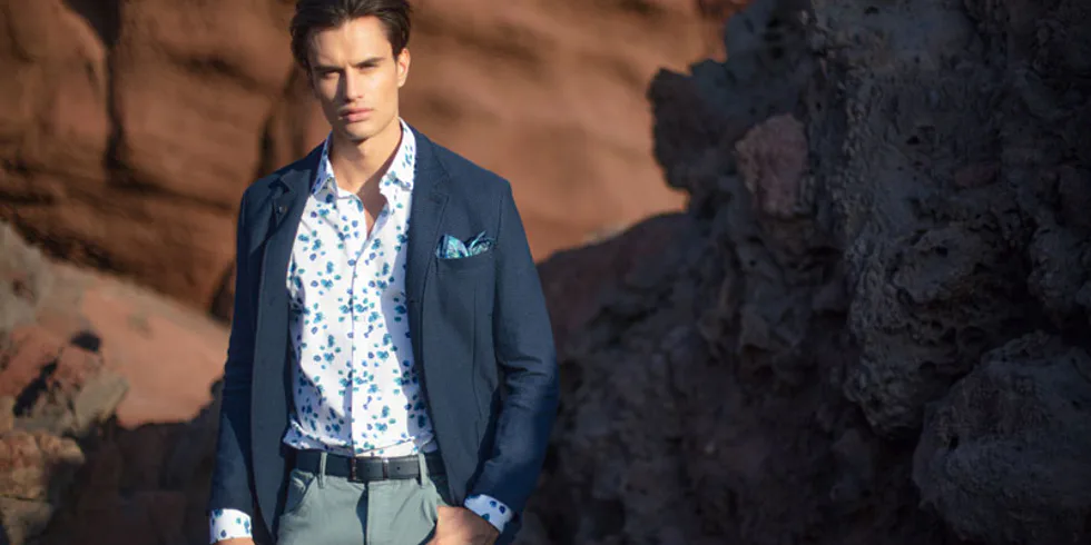 How to match a pocket square with a suit or blazer?