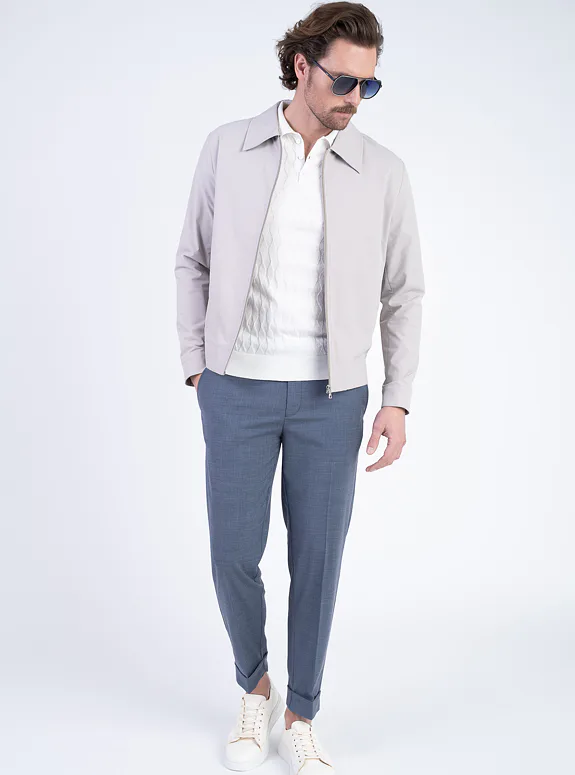 Sports jacket with zipper