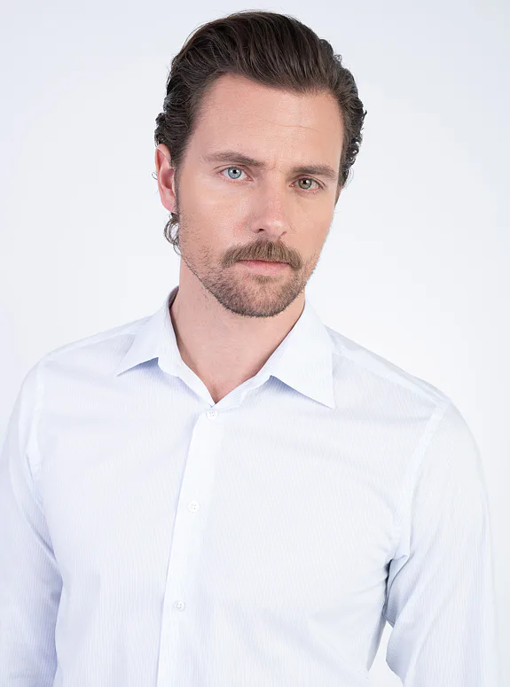 Stretch shirt with linear pattern